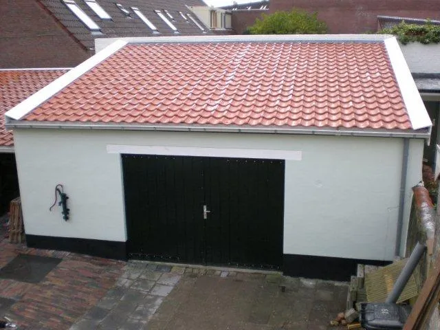Nieuwe poorten en pannendak &ndash; project van BMW Bouw