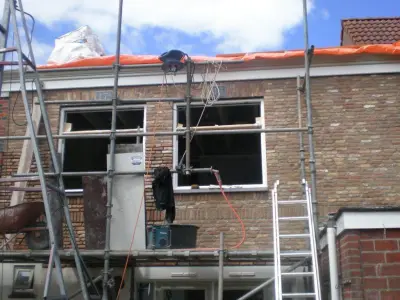 Achtergevel, schoorsteen en dakwerk door BMW Bouw &ndash; foto 8 van 13