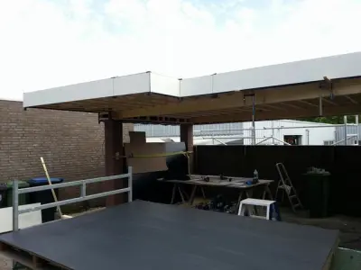 Carport met zwevend dak door BMW Bouw &ndash; foto 12 van 22